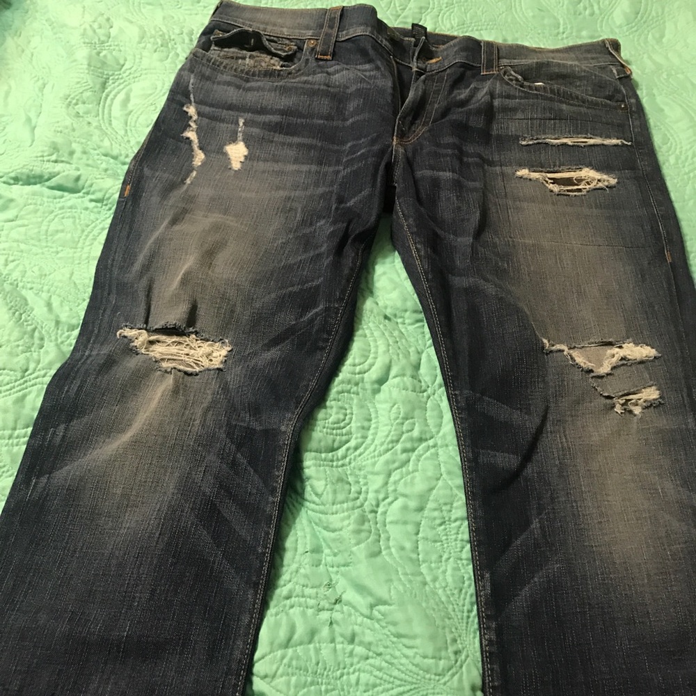 Authentic Men true religion distressed jeans.